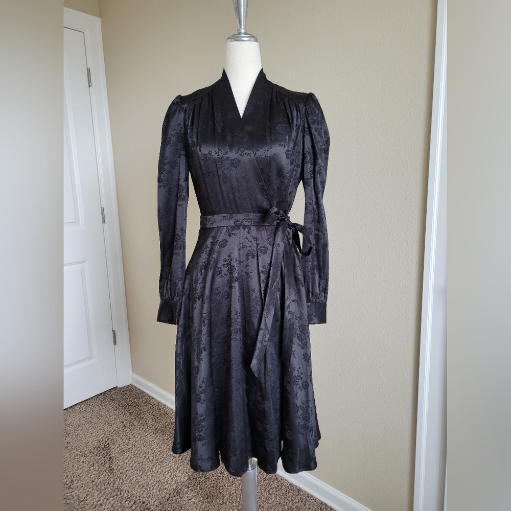 Gal Meets Glam Black Ivy Bouquet Jacquard Wrap Dress Size 4